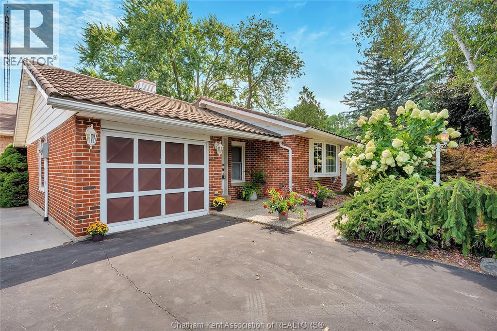 12980 Longwoods Road, Thamesville — photograph 2