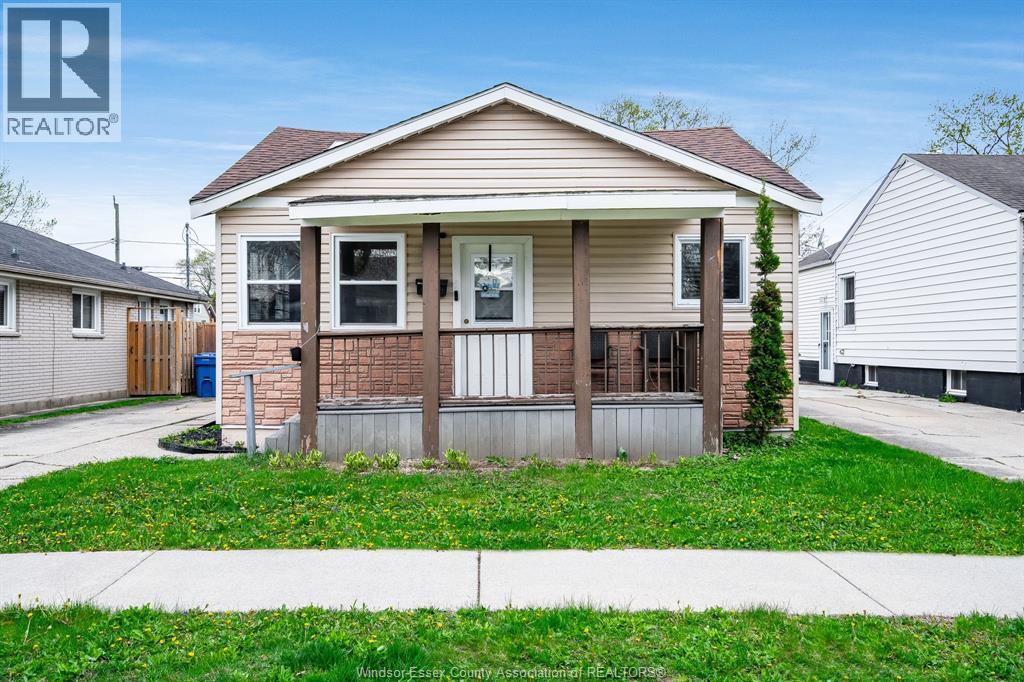 1451 Aubin, Windsor — primary photograph