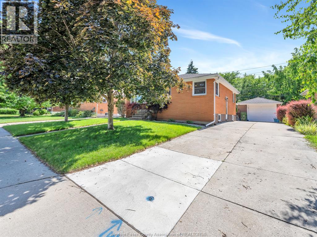 1315 Janette Avenue, Windsor — photograph 3