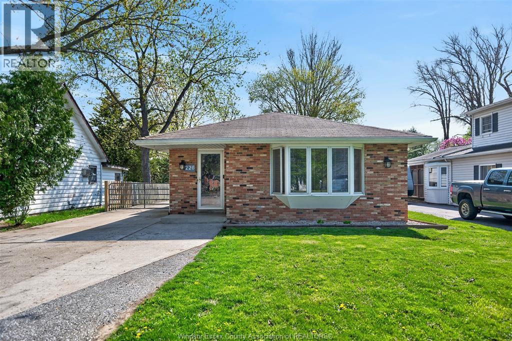 Single Family — 226 Edgewater Boulevard, Tecumseh, Ontario