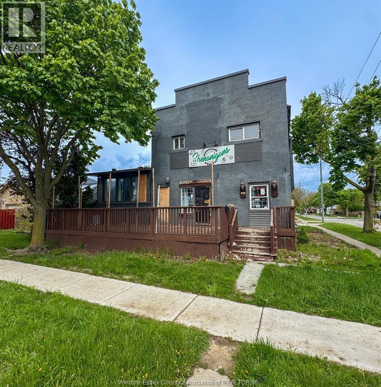 1898 Shepherd Street, Windsor — photograph 2