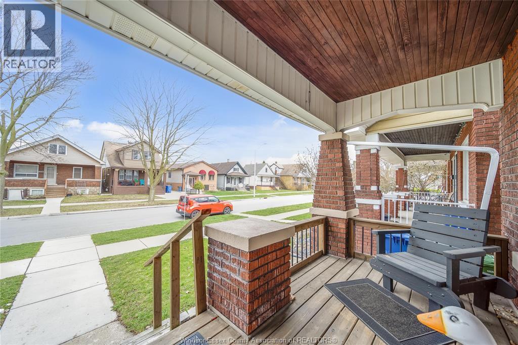 1455 Langlois Avenue, Windsor — photograph 2