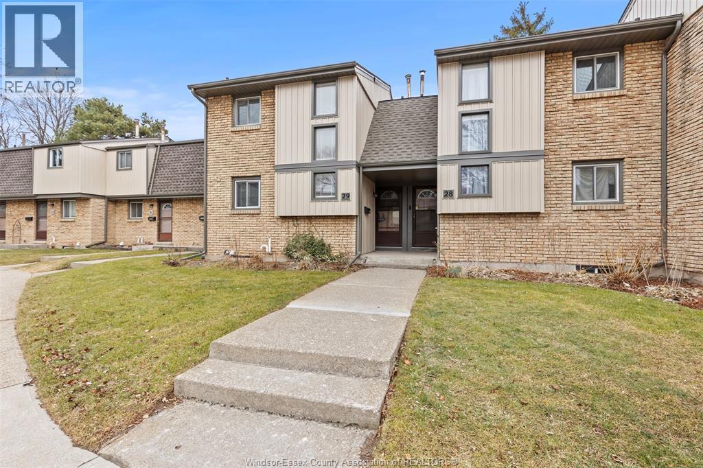 302 Vine Street #29, St. Catharines — photograph 2
