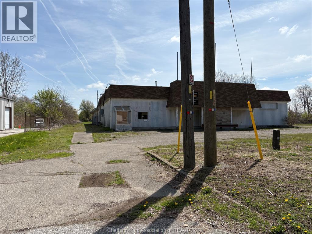 350 Arnold Street, Wallaceburg — photograph 2