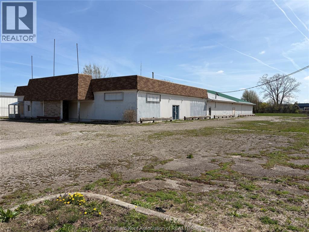 350 Arnold Street, Wallaceburg — photograph 3