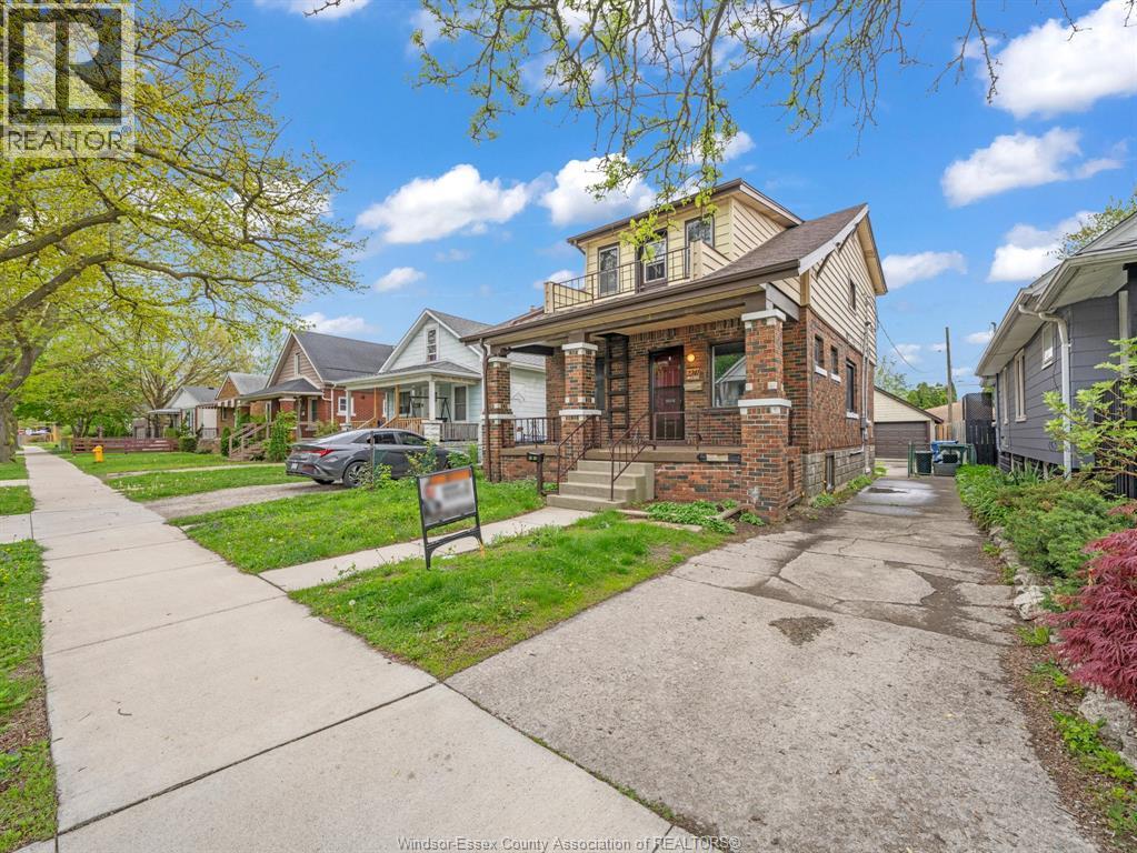 2241 Mercer #MAIN, Windsor — photograph 2