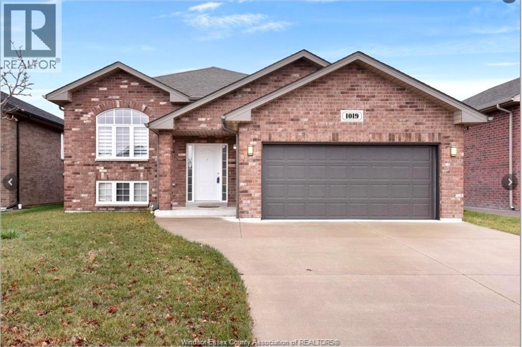 Single Family — 1019 Aspen Ridge Crescent, Lakeshore, Ontario