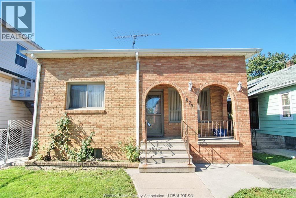 875 Parent #MAIN LEVEL, Windsor — primary photograph