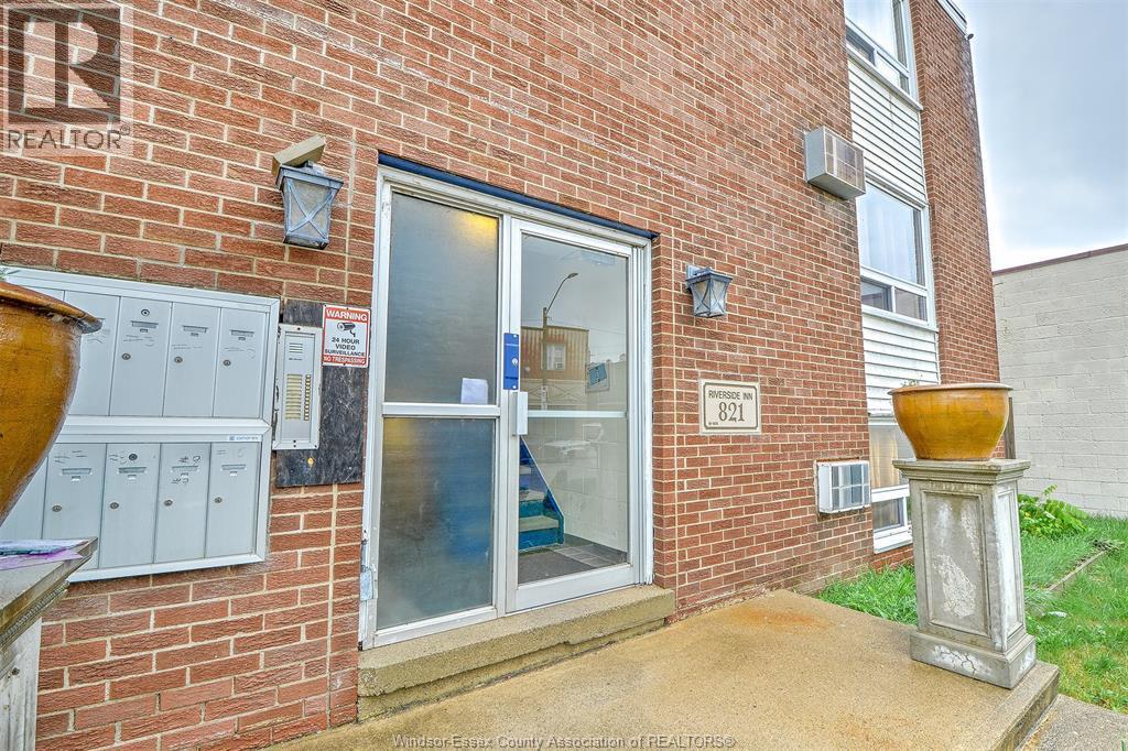 821 Pillette #7, Windsor — photograph 2