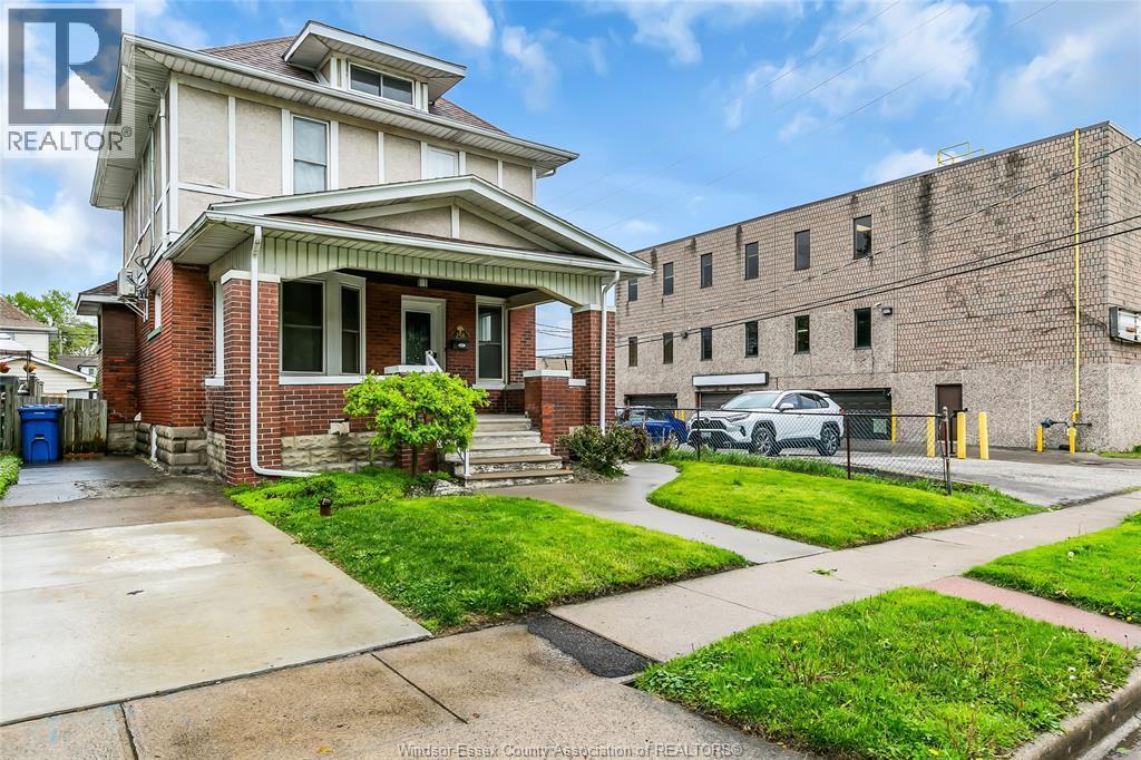 258 Elm Avenue, Windsor — photograph 3