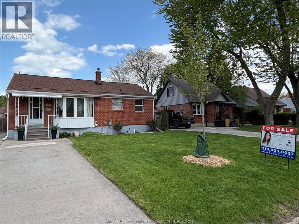 858 Laporte, Windsor — primary photograph