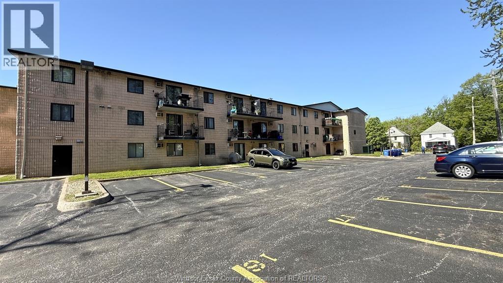 3355 Sandwich Street #304, Windsor — photograph 2