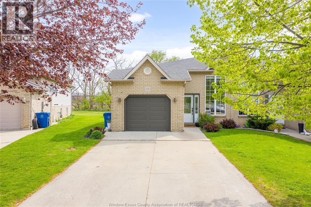 135 Sturgeon Meadows, Leamington — photograph 2