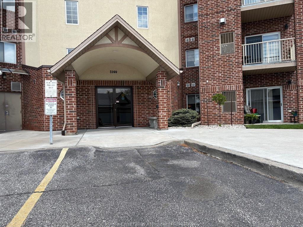 3160 Wildwood #320, Windsor — photograph 3