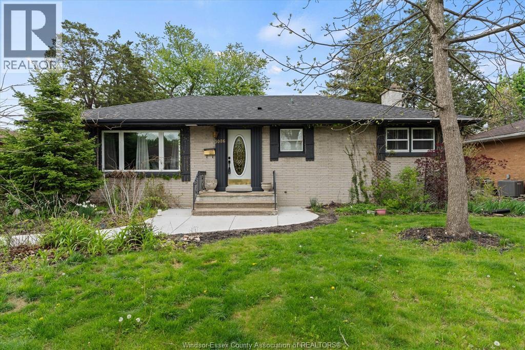 3086 Avondale Avenue, Windsor — primary photograph