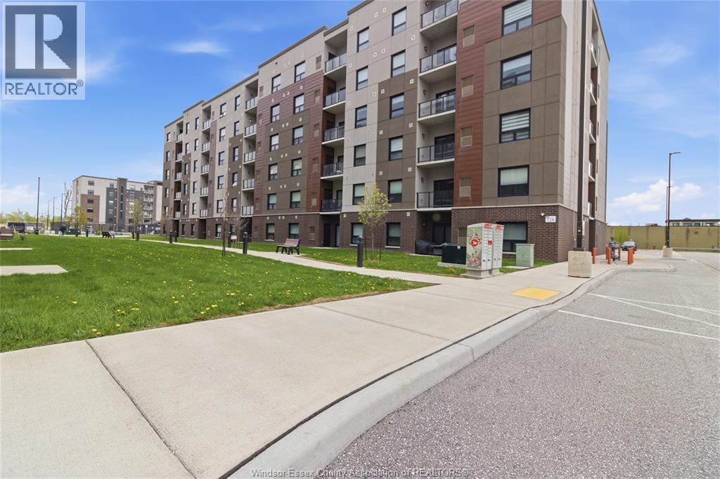 Single Family — 728 Brownstone Drive, Lakeshore, Ontario