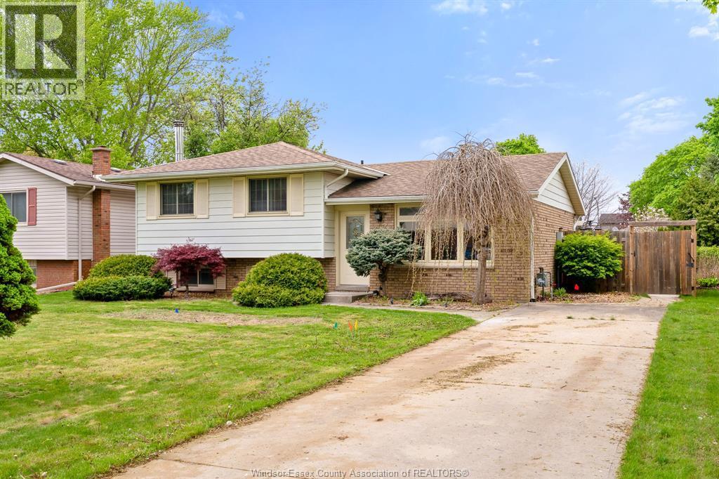Single Family — 392 Baldoon Road, Chatham, Ontario