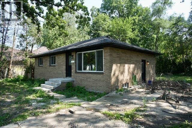 955 Roseland, Windsor — primary photograph