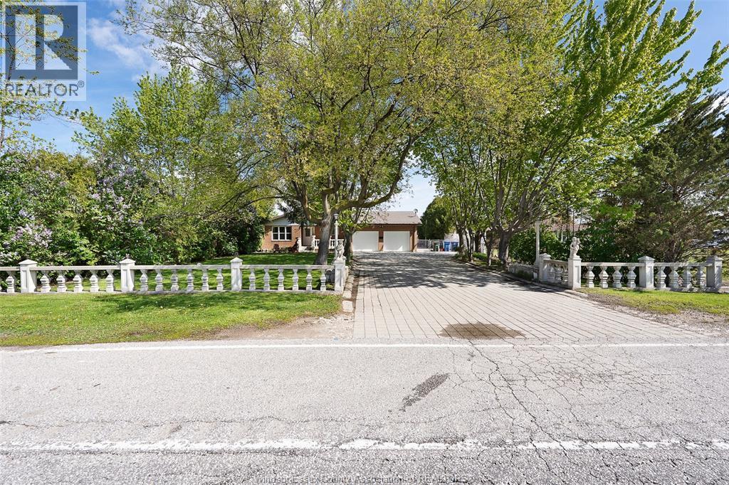540 Simcoe Street, Amherstburg — photograph 2