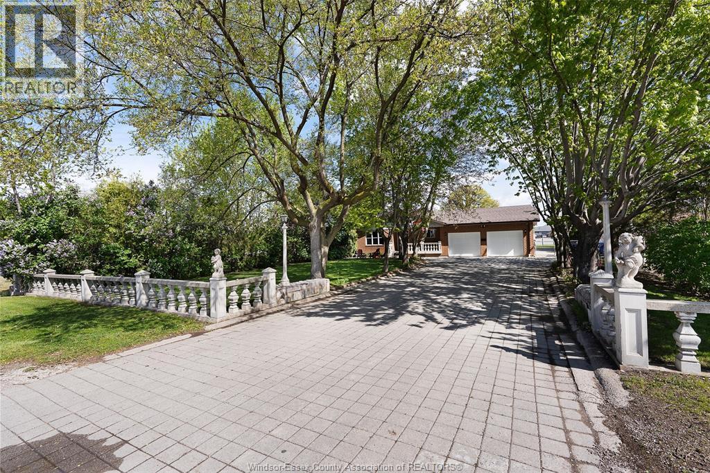 540 Simcoe Street, Amherstburg — photograph 3