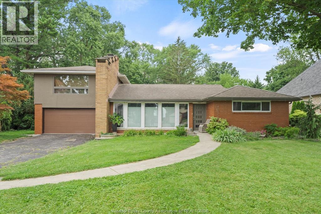 Single Family — 13961 Riverside Drive, Tecumseh, Ontario