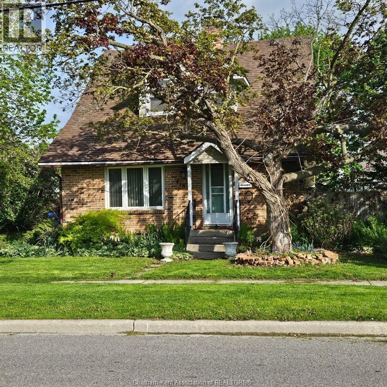 418 Gillard Street, Wallaceburg — photograph 3