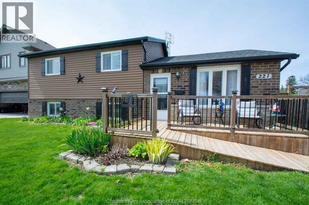 Single Family — 227 Bristol Drive, Chatham, Ontario