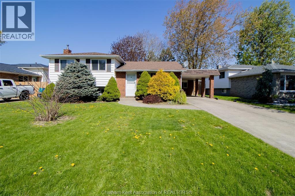 Single Family — 96 Baxter Street, Wallaceburg, Ontario