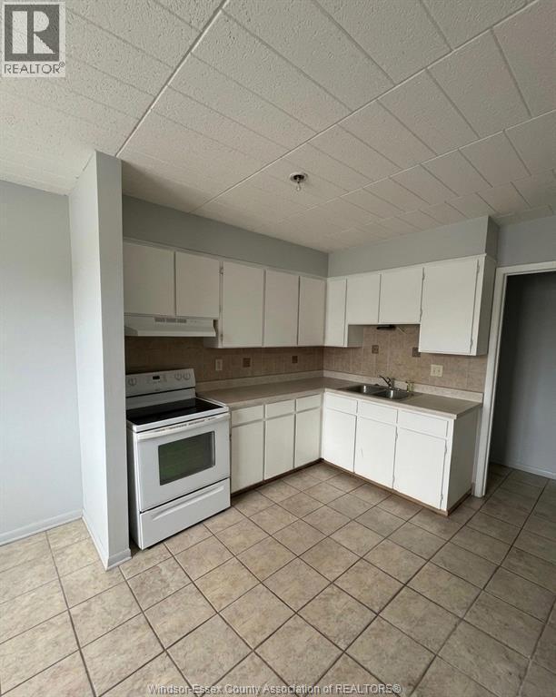 536 Aylmer Avenue #201, Windsor — photograph 2