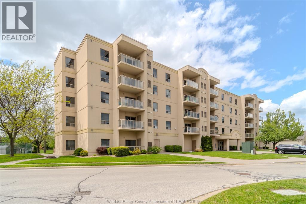 Single Family — 315 Village Grove Drive, Tecumseh, Ontario