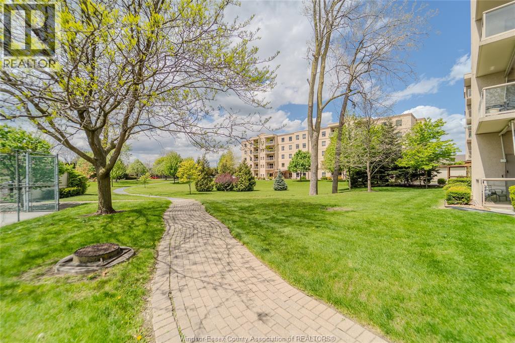 315 Village Grove Drive #301, Tecumseh — photograph 3