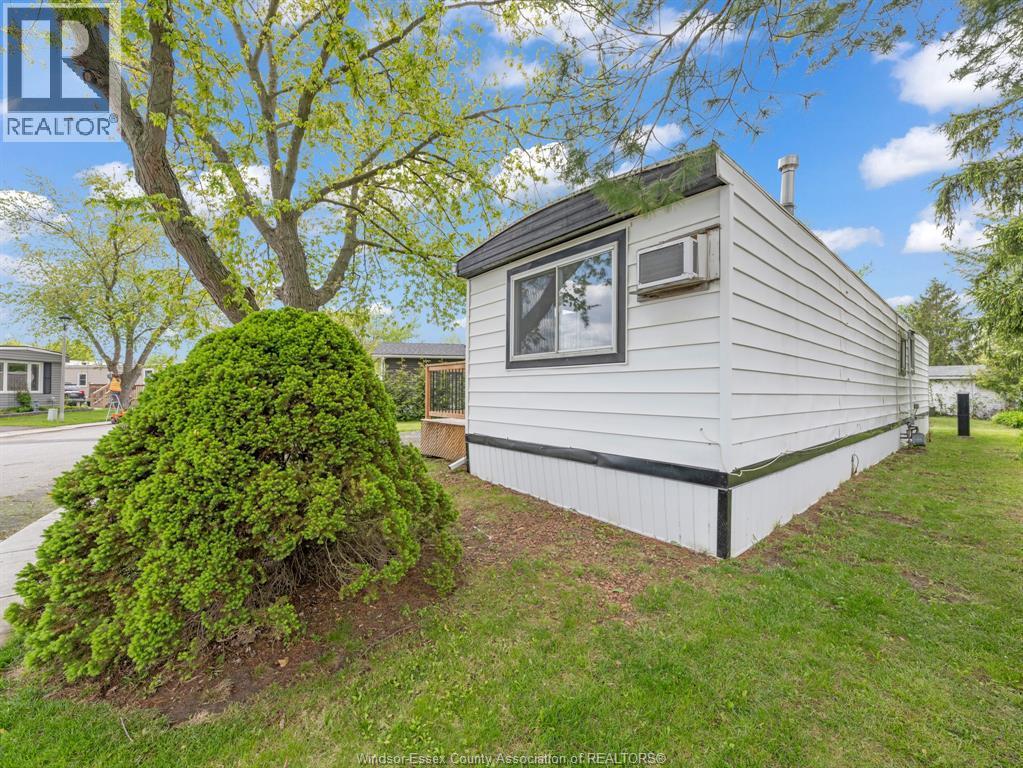 178 Neil Court, Essex — photograph 2