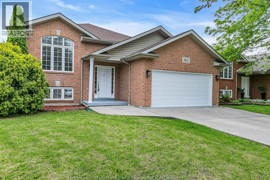 965 Banwell, Windsor — photograph 2