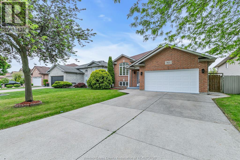965 Banwell, Windsor — photograph 3