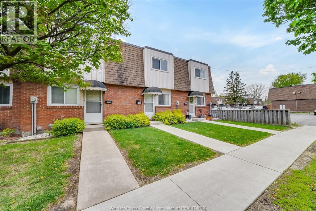 5486 Lassaline, Windsor — photograph 3