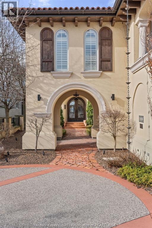13038 Riverside Drive, Tecumseh — photograph 2