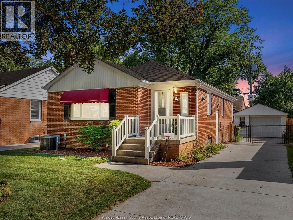 854 Belleperche Place, Windsor — photograph 2