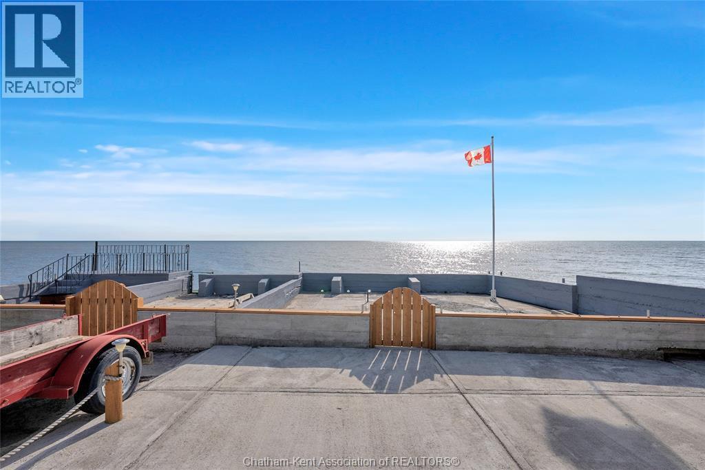 18518 Erie Shore Drive, Blenheim — photograph 3
