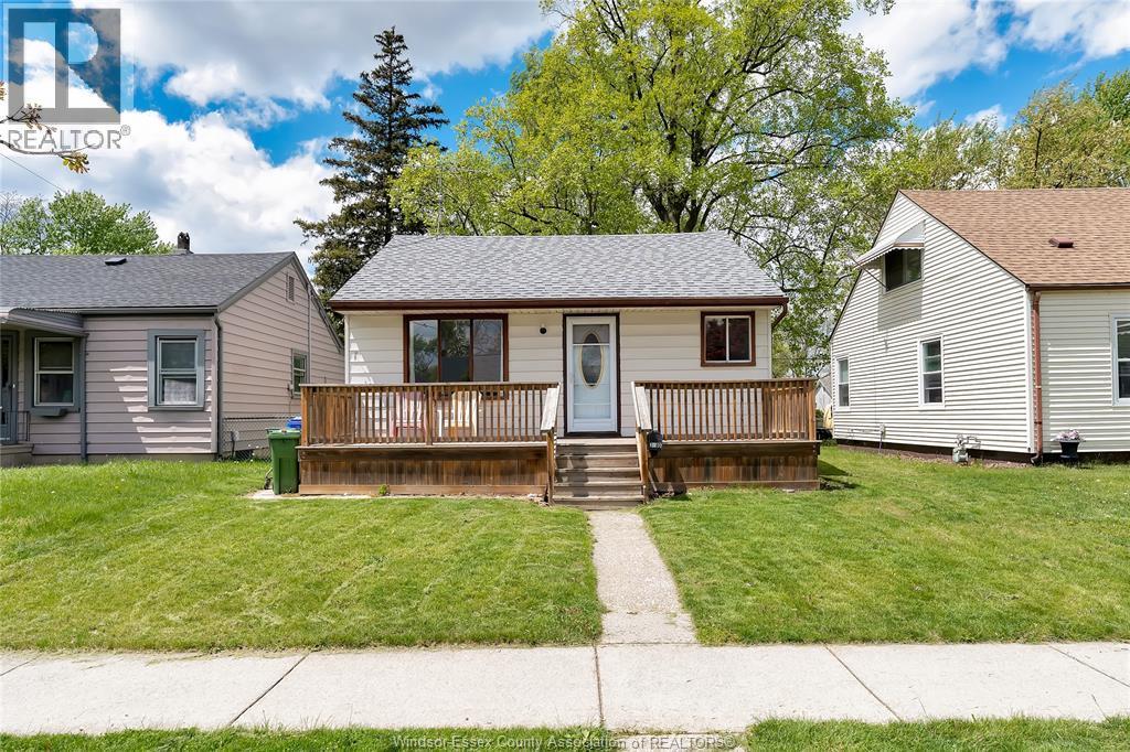 Single Family — 3666 Girardot Street, Windsor, Ontario