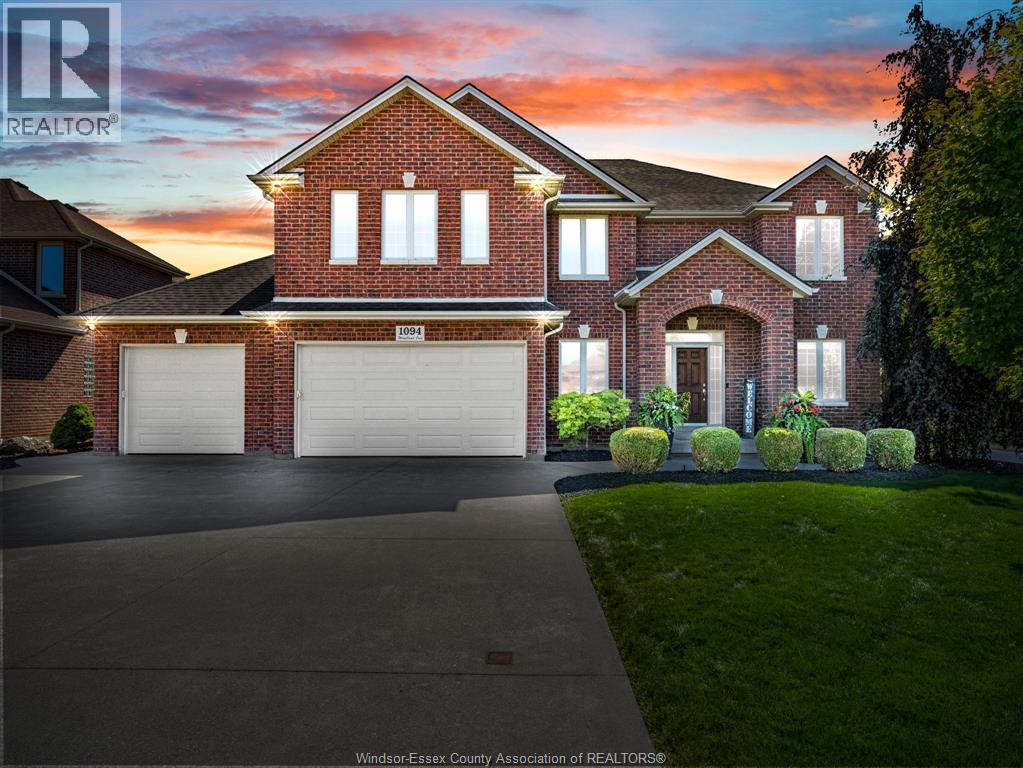 Single Family — 1094 Woodland Crescent, Lakeshore, Ontario
