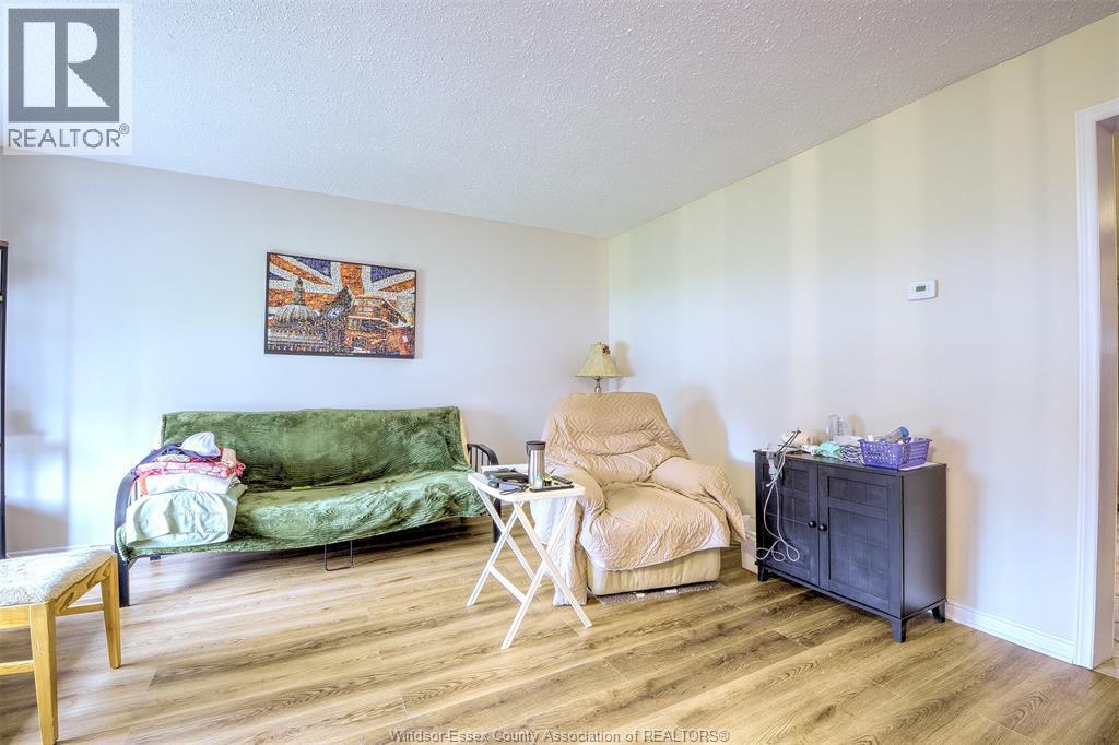 9445 Alten Drive, Windsor — photograph 2