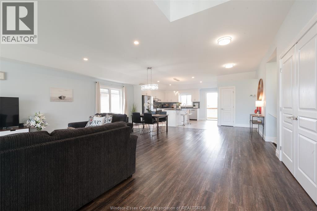 1798 Argus Street, LaSalle — photograph 3