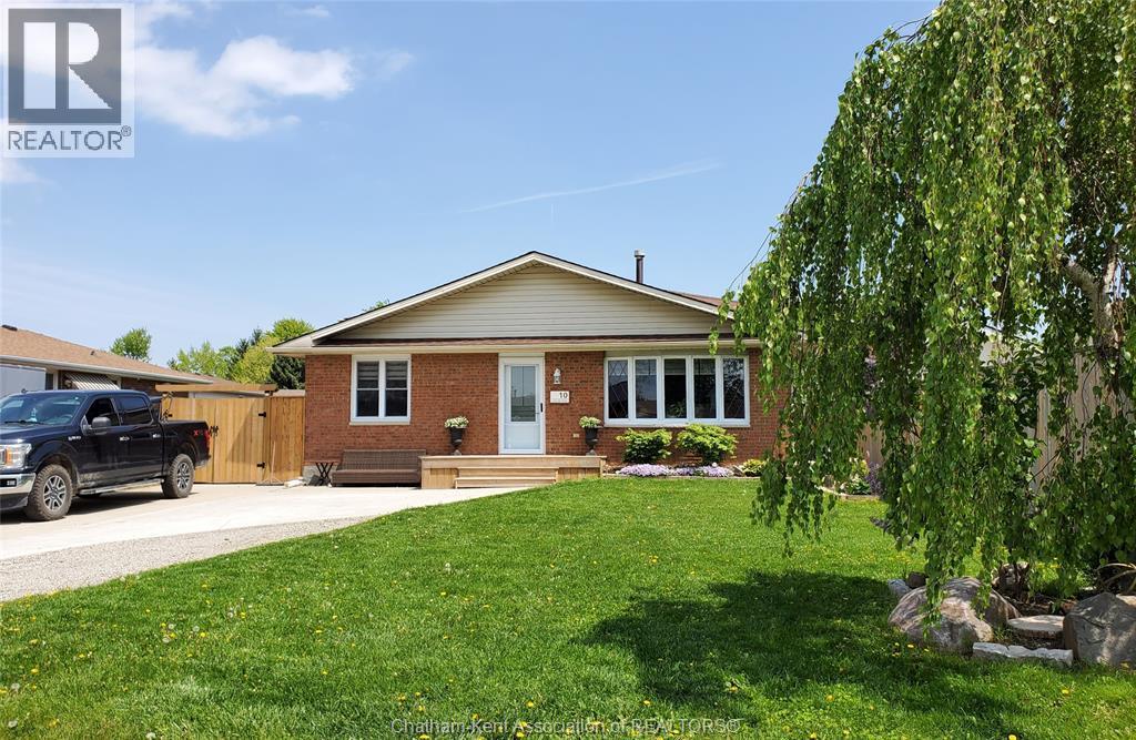 Single Family — 10 Athlone Road, Tilbury, Ontario