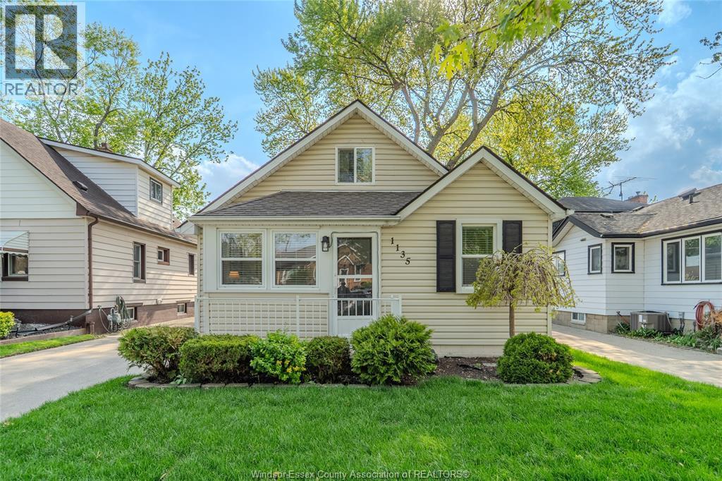 1135 Glidden Avenue, Windsor — primary photograph