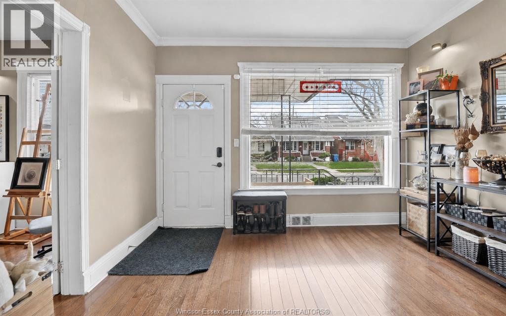 924 Marentette Avenue, Windsor — photograph 3