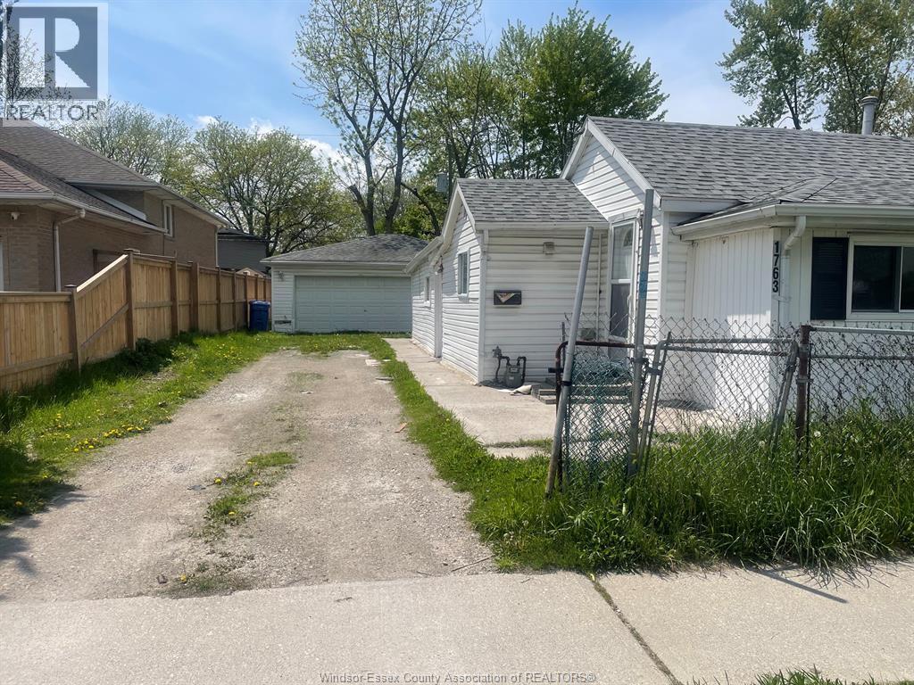 1763 Dominion Boulevard, Windsor — primary photograph