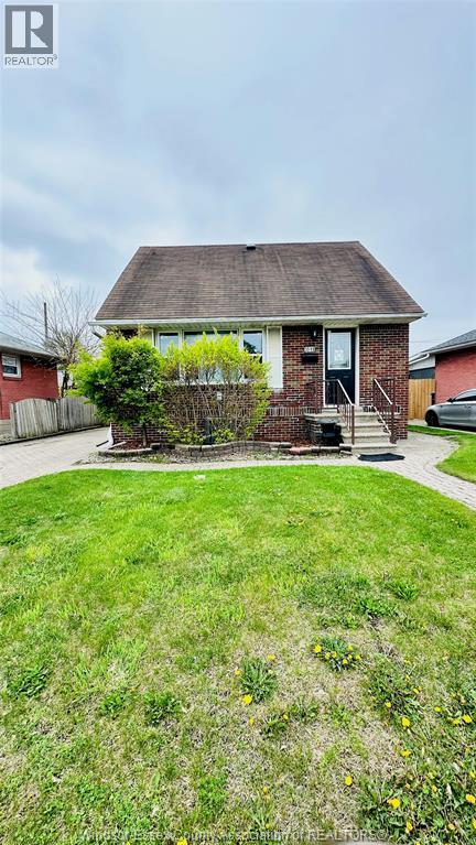 3519 Tecumseh Road, Windsor — photograph 3