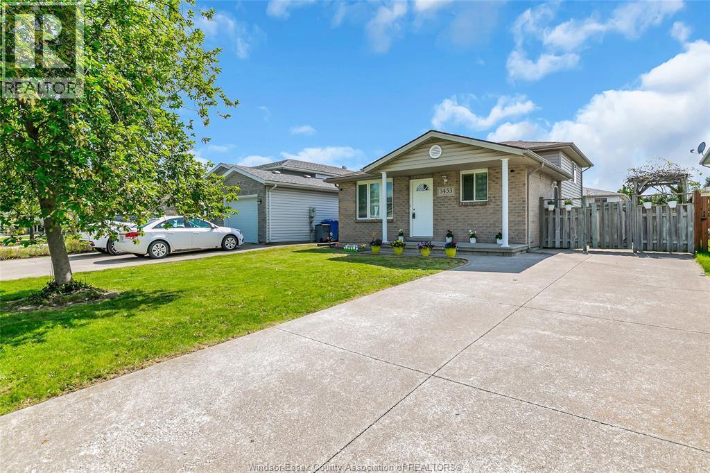 3453 Caribou Crescent, Windsor — photograph 2