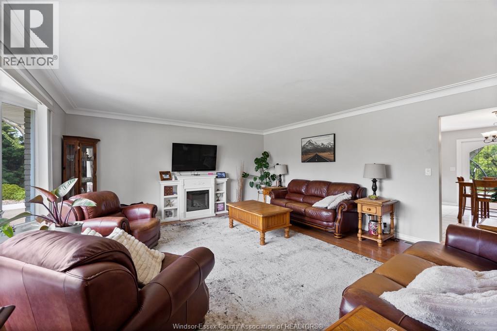 1226 Aimee Street, Lakeshore — photograph 2