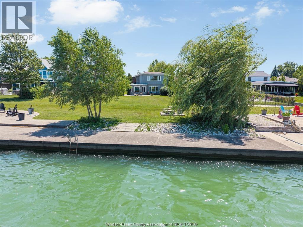 11830 Riverside Drive, Windsor — photograph 3